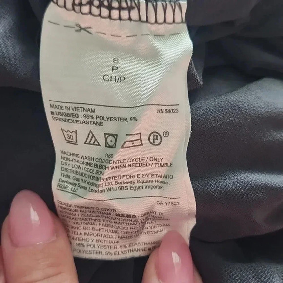 Lot of 4 Banana Republic Tops - Picture 12 of 12